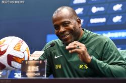 亚博app-今晚体能课后，那不勒斯强势反弹备战欧篮联，压力陡增，临场指挥获称赞的简单介绍-亚博app